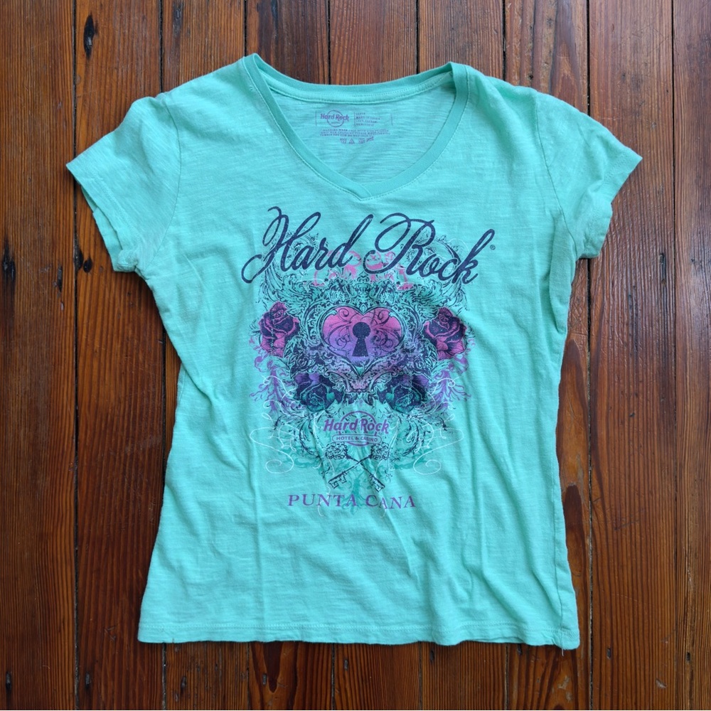 2011 Hard Rock Cafe Punta Cana v-neck slub t-shirt w lock & key graphic